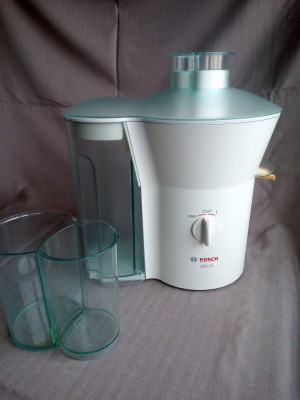 Storcator legume si fructe Bosch cu pahar decantor 380 w foto