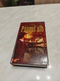 D.H. LAWRENCE: PAUNUL ALB