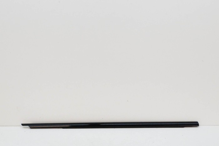 Chedar geam ușă dreapta față MERCEDES-BENZ C W206 2021 OEM: A2067201700,A2067202000,A2067201900,A2067201800 15385658