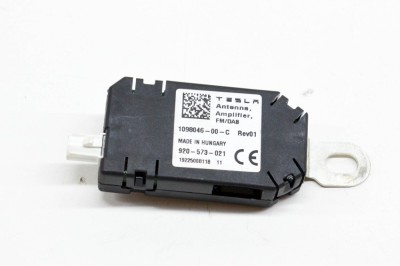 Amplificator de antena TESLA MODEL 3 2020 OEM: 1098046-00-C 13824237 foto