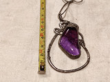 Medalion Vintage Opulent Masiv Sticla MOV Retro Franta Bijuterie Veche Efect Splendid