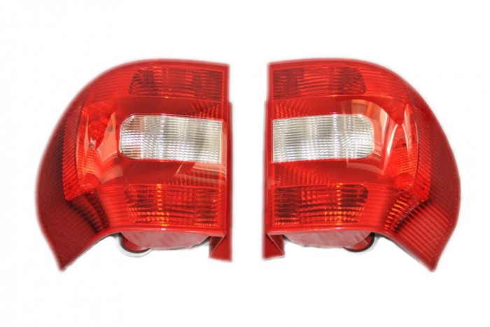 2X NEW OE REAR LAMP LAMP KIT SKODA YETI 5L0945096 5L0945095