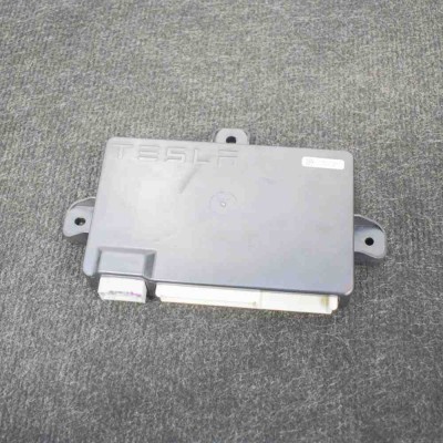 Modul de control ușă st&amp;acirc;nga spate TESLA MODEL X 2018 OEM: 1045490-10-F 10038611 foto