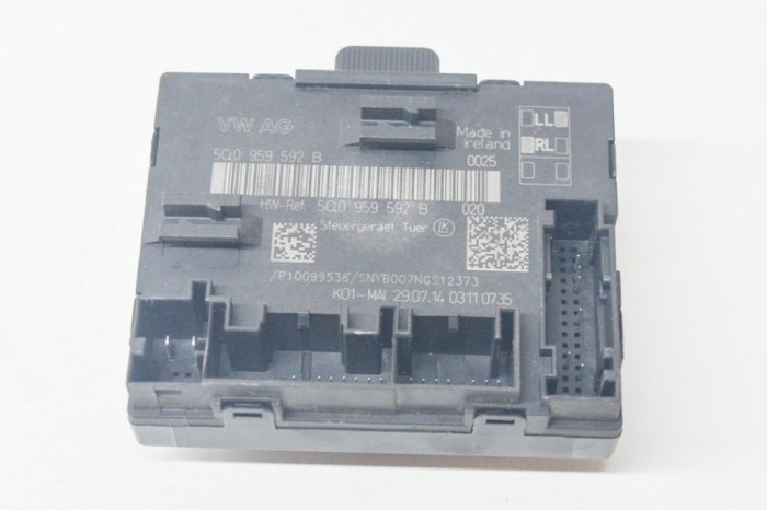 Modul de control ușă st&acirc;nga față VW GOLF VII 5G1, BQ1, BE1, BE2 2014 OEM: 5Q0959592B | 12101116