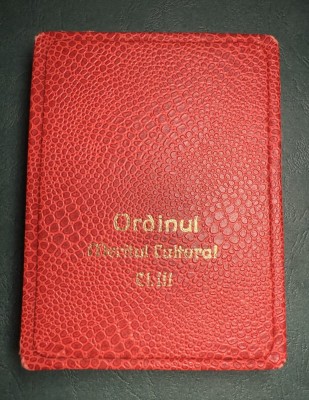 Ordinul Meritul Cultural Clasa 3 RSR in cutie cu bareta foto