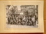H376-WW2-I-Foto mare grup inrolare- recrutare militara Reich al 2 lea razboi Germania cu multe steaguri cu zvastica carton gros stare f. buna ca noua.