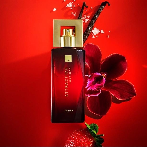 Noua Apa de parfum Attraction Instinct pentru Ea de la Avon