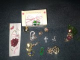 LOT 16 MARTISOARE BROSE ETC VINTAGE PERIOADA COMUNISTA