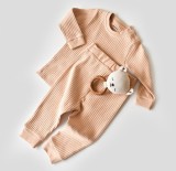 Cumpara ieftin Set bluzita cu maneca lunga si pantaloni lungi din bumbac organic si 5% elastan - Bej inchis BabyCosy (Marime: 18-24 Luni)