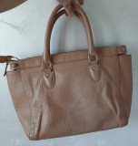 Geanta Musette colectia Cristhelen B. bej, din piele naturala, de mana, de dama office eleganta
