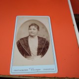 Cumpara ieftin FOTO PORTRET FEMEIE ANII 1900 VECHI PE CARTON GROS 10 / 7 CM DE COLECTIE RARA!