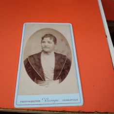 FOTO PORTRET FEMEIE ANII 1900 VECHI PE CARTON GROS 10 / 7 CM DE COLECTIE RARA!