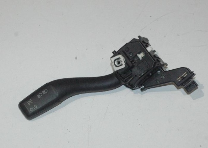 Maneta semnalizare ștergătoare AUDI A3 8P1 2006 OEM: 8P0953513A 1412905
