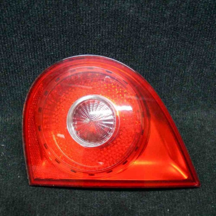 Lampa haion dreapta VW GOLF V 1K1 2004 OEM: 1K6945094F