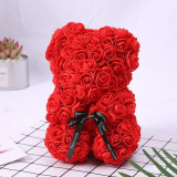 Ursulet din trandafiri rosii artificiali pentru cadou, decorat manual