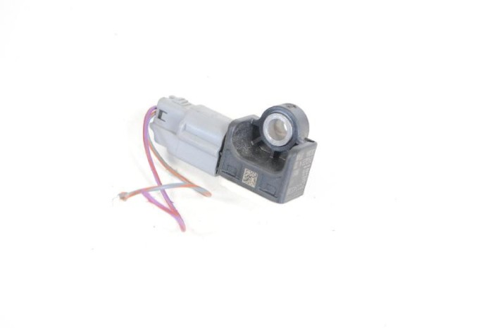 Senzor de impact lateral dreapta VOLVO XC60 2016 OEM: 31334336 4201292
