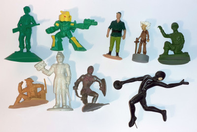 9 figurine soldati supereroi civili magnetic ventuza vintage omulet L4T1 foto