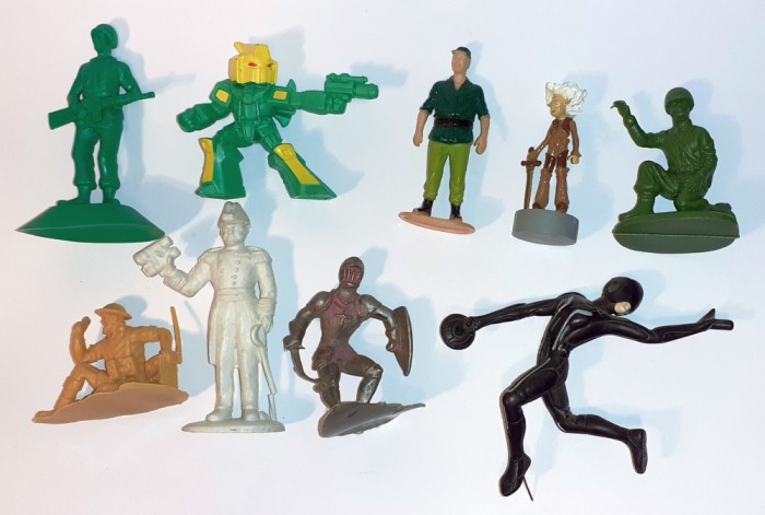 9 figurine soldati supereroi civili magnetic ventuza vintage omulet L4T1
