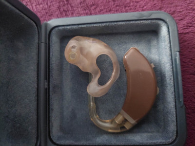 Proteza/aparat auditiv INTERTON cu 2 orificii auditive,folosit ambalaj original foto