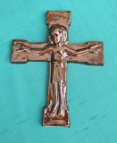 CRUCE / CRUCIFIX DIN CERAMICĂ EMAILATA, LUCRAT MANUAL