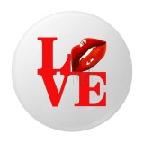 Cumpara ieftin Insigna rotunda LOVE cu buze rosii glossy, design modern romantic, 58 mm, prindere cu ac