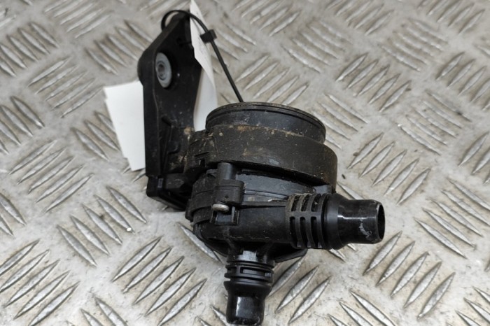 Pompa de apa auxiliara BMW X3 G01, F97 2021 OEM: 8474820 22324860