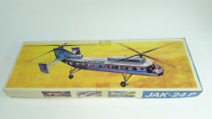 n Macheta avion vechi JAK-24 P model kit vechi Germania anii 1980 1:100 foto