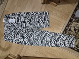 Pantaloni dama cu imprimeu zebra