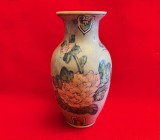VAZA DIN PORTELAN FIN CHINEZESC, DECORATA MANUAL SUB GLAZURA H14cm