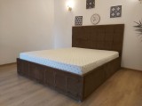Pat Tapitat Regal 160 cm x 200 cm Maro inchis din Stofa fara saltea