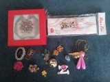 LOT 15 MARTISOARE BROSE ETC VINTAGE PERIOADA COMUNISTA