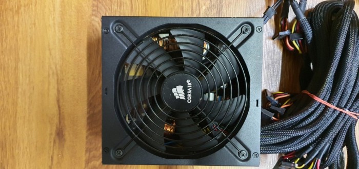 Sursa Corsair TX 750