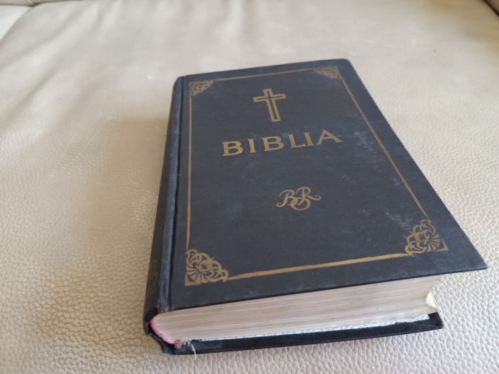 BIBLIA 1975 SUB INDRUMAREA PF PATRIARH JUSTINIAN