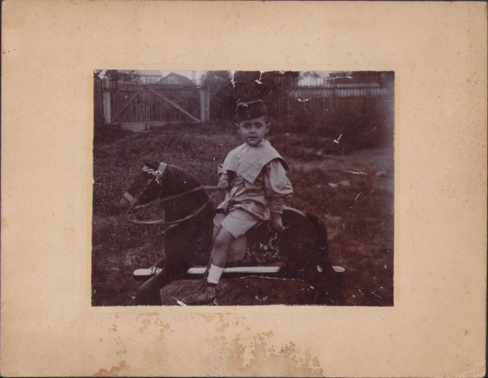 HST P2/5 Poza copil pe căluț de jucărie ante 1918