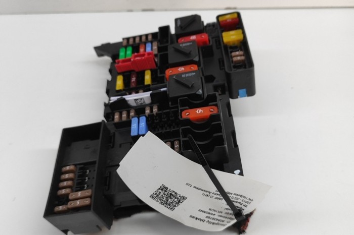 Modul panou de siguranțe BMW i3 I01 2020 OEM: 9270355,9360501,E0000890 | 29439760