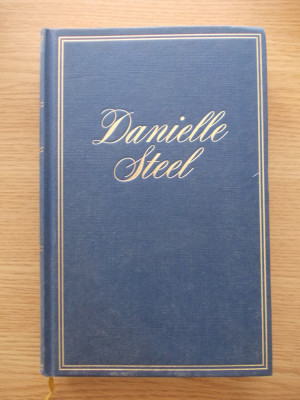 LE FANTOME-DANIELLE STEEL-CARTONATA-R6D foto