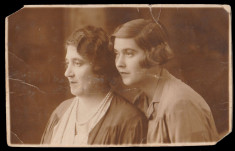Mama si fiica cca 1920 - Foto SIC Apostol Galmeanu Bucuresti, stampila Studio foto