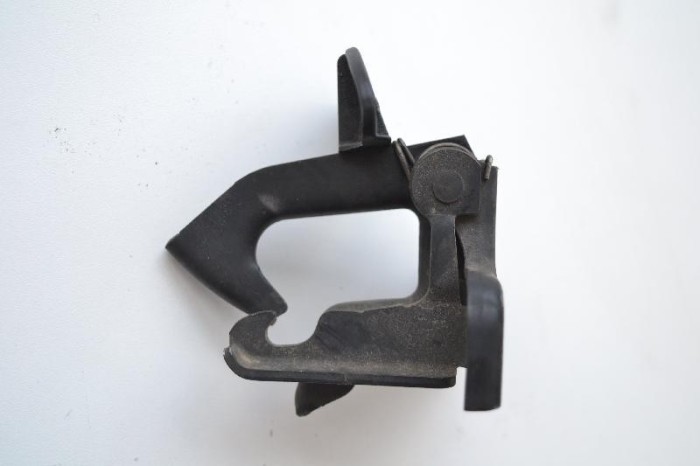 Zăvor de siguranță capota MERCEDES-BENZ CLS C219 2007 OEM: A2198800064 2432662