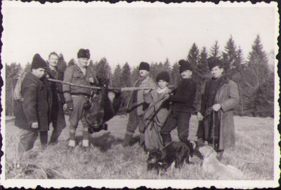 HST M382 Poză v&amp;acirc;nători cu trofeu Rom&amp;acirc;nia anii 1930 foto