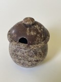 Cutie miniaturala cu capac din piatra naturala frumos slefuita, posibil aragonit