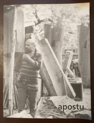 Expoziție comemorativă George Apostu 1934-1986: sculptură - desen (dec. 2000) foto