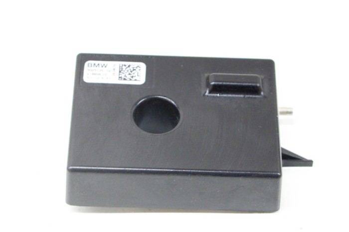 Amplificator de antena BMW i3 I01 2016 OEM: 9325735,218898-10 13900973