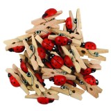 Set 20 carlige din lemn cu buburuze,3.5 cm