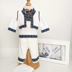 Set Botez Traditional Adi 5 , 2 piese costumas traditional si trusou brodat