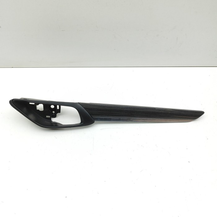 Ornament panou ușă dreapta față MAZDA CX-5 KF 2025 OEM: KB8D-68-DA0,KB8D-42-81A,KB8C-42-81H,KB8D-42-8SA 32793255