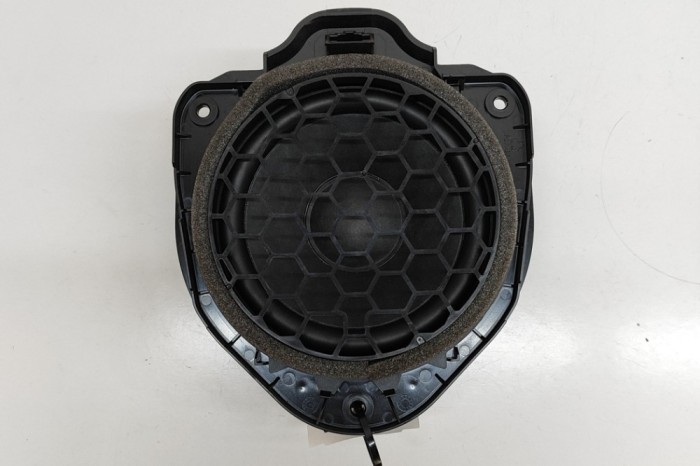 Difuzor ușă dreapta spate AUDI A3 Cabrio 8V7, 8VE 2013 OEM: 8V7035411A 31620346