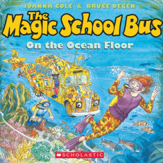 The Magic School Bus on the Ocean Floor [With Paperback Book]