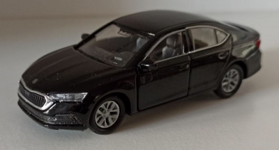 Macheta Skoda Octavia 4 sedan negru - Welly 1/36 foto