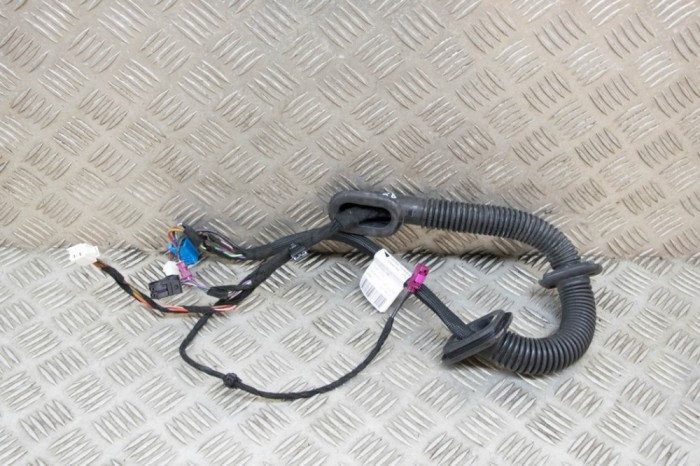 Cablaj ușă dreapta față MERCEDES-BENZ B-CLASS Sports Tourer W247 2019 OEM: A1775408612 20208761
