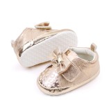Pantofiori aurii cu imprimeu si fundita (Marime Disponibila: 6-9 luni (Marimea